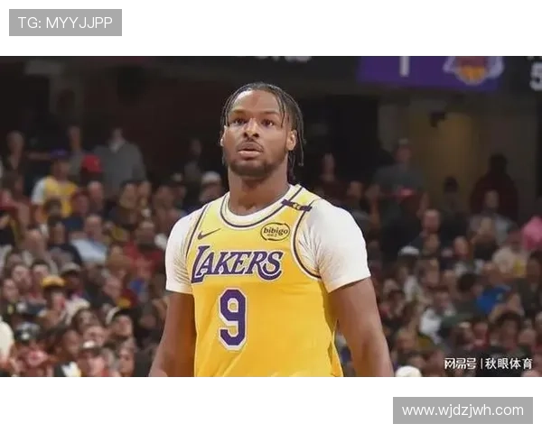 布朗尼火力全开侧翼三分爆发助球队强势取胜上演惊艳焦点大战对决